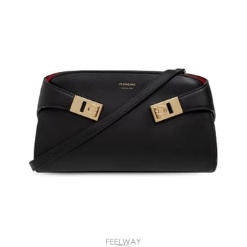 Ferragamo ��󰡸� 26SS ��� ���� �ΰ� ���&ũ�ν��� ���� 21-8964 0774628��󰡸� 26SS ��� ���� �ΰ� ���&ũ�ν��� ���� 21-896
