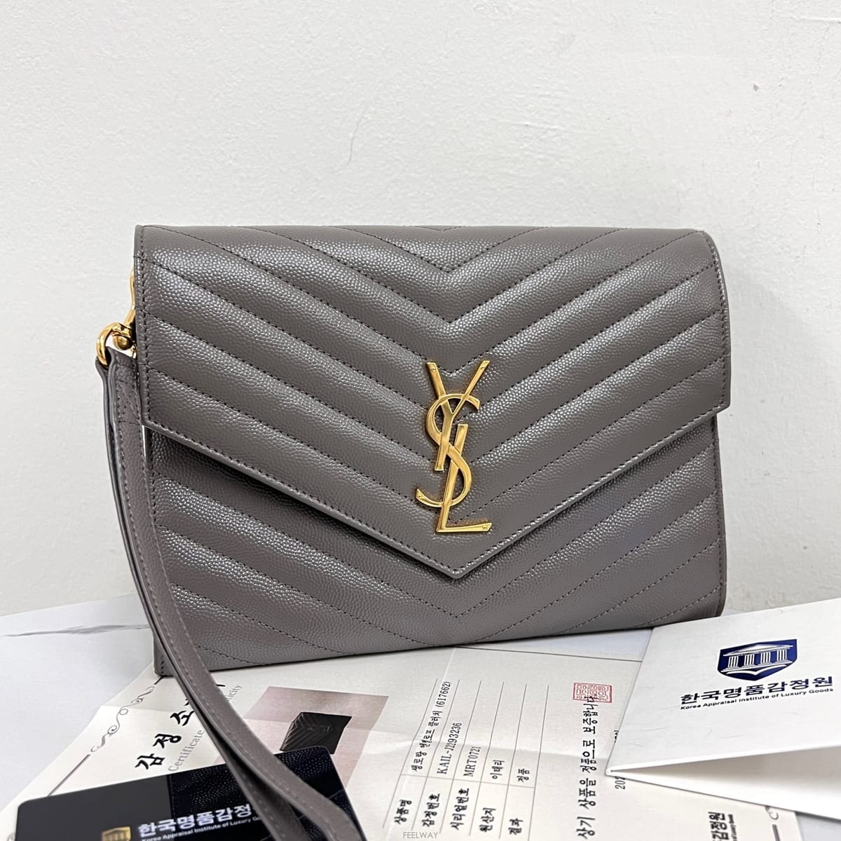 Saint Laurent ���ζ� �������� ���׷� ��Ʈ�� Ŭ��ġ�� (617662)���ζ� �������� ���׷� ��Ʈ�� Ŭ��ġ�� (617662)