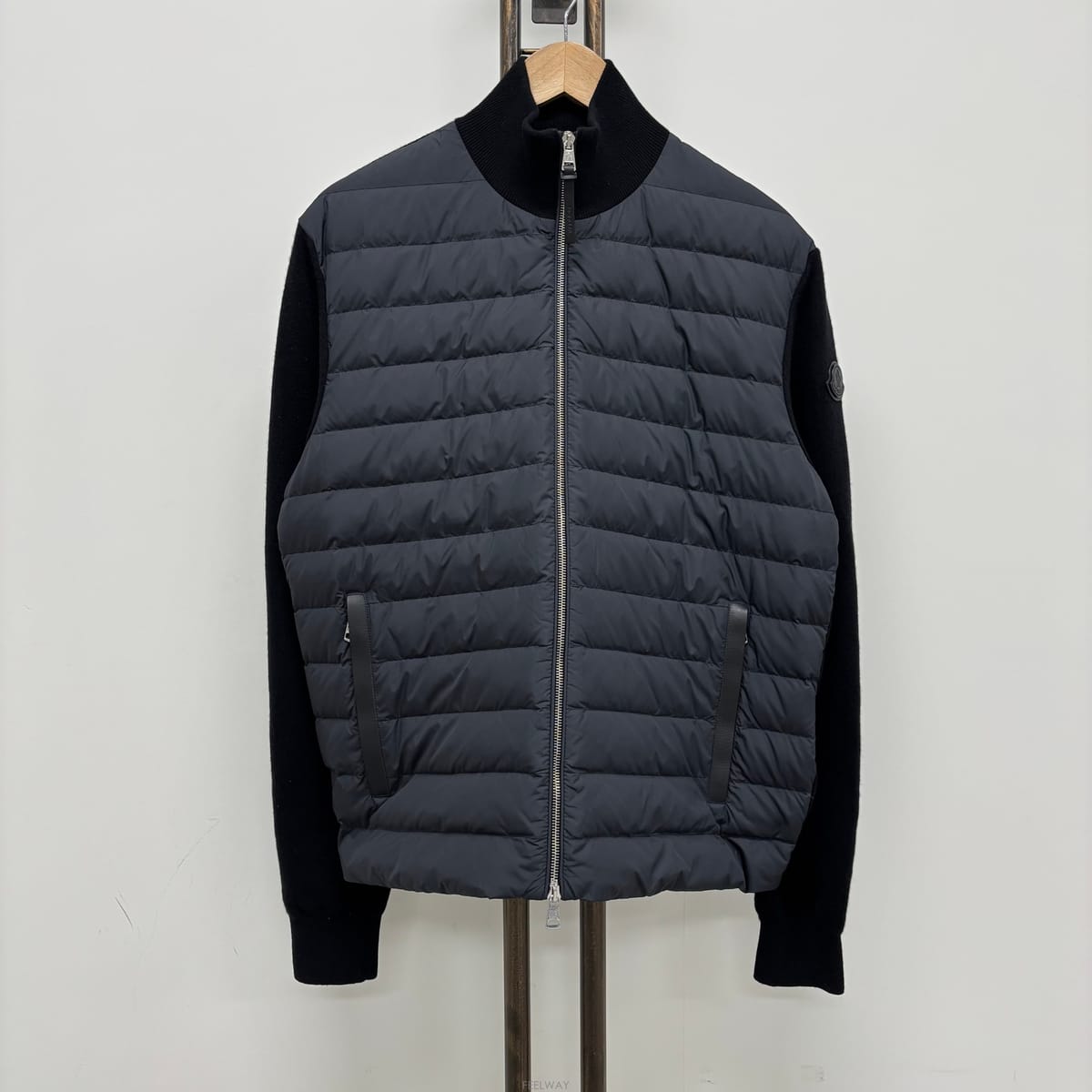 Moncler [M]��Ŭ���� ĳ�ù̾� ��Ʈ �е�[M]��Ŭ���� ĳ�ù̾� ��Ʈ �е�
