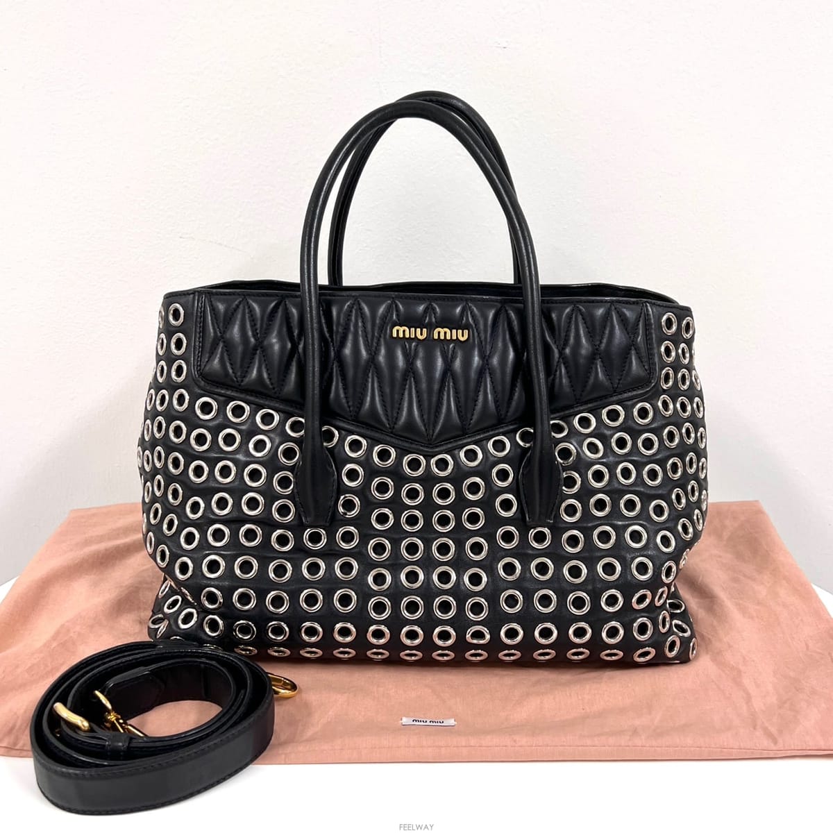 Miu Miu �̿�̿� ����Ŀ ��Ī ��Ʈ�� & ����� �����̿�̿� ����Ŀ ��Ī ��Ʈ�� & ����� ����