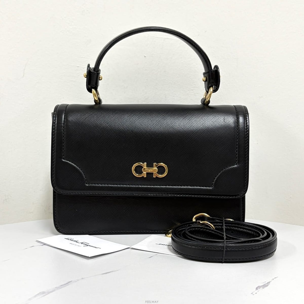 Ferragamo �䷹���� ������ ž �ڵ� ����� ũ�ν��� ���� (21F966)�䷹���� ������ ž �ڵ� ����� ũ�ν��� ���� (21F966)