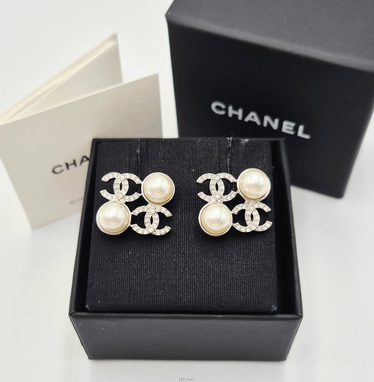 CHANEL ���� ũ����Ż CC�ΰ� ���� �Ͱ��� 25SS���� ũ����Ż CC�ΰ� ���� �Ͱ��� 25SS