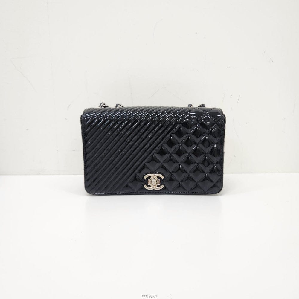 CHANEL [�µ��߰���ǰ] ���� ���� ���� ���̴�Ʈ ����� ũ�ν��� 22����[�µ��߰���ǰ] ���� ���� ���� ���̴�Ʈ ����� ũ�ν���
