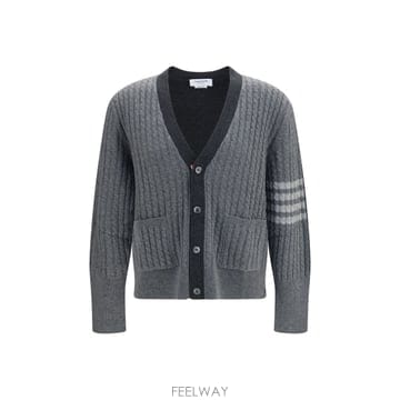 [B1] 톰브라운 MKC650AY1018 라운드넥 니트 스웨터 남성 MKC650AY1018982