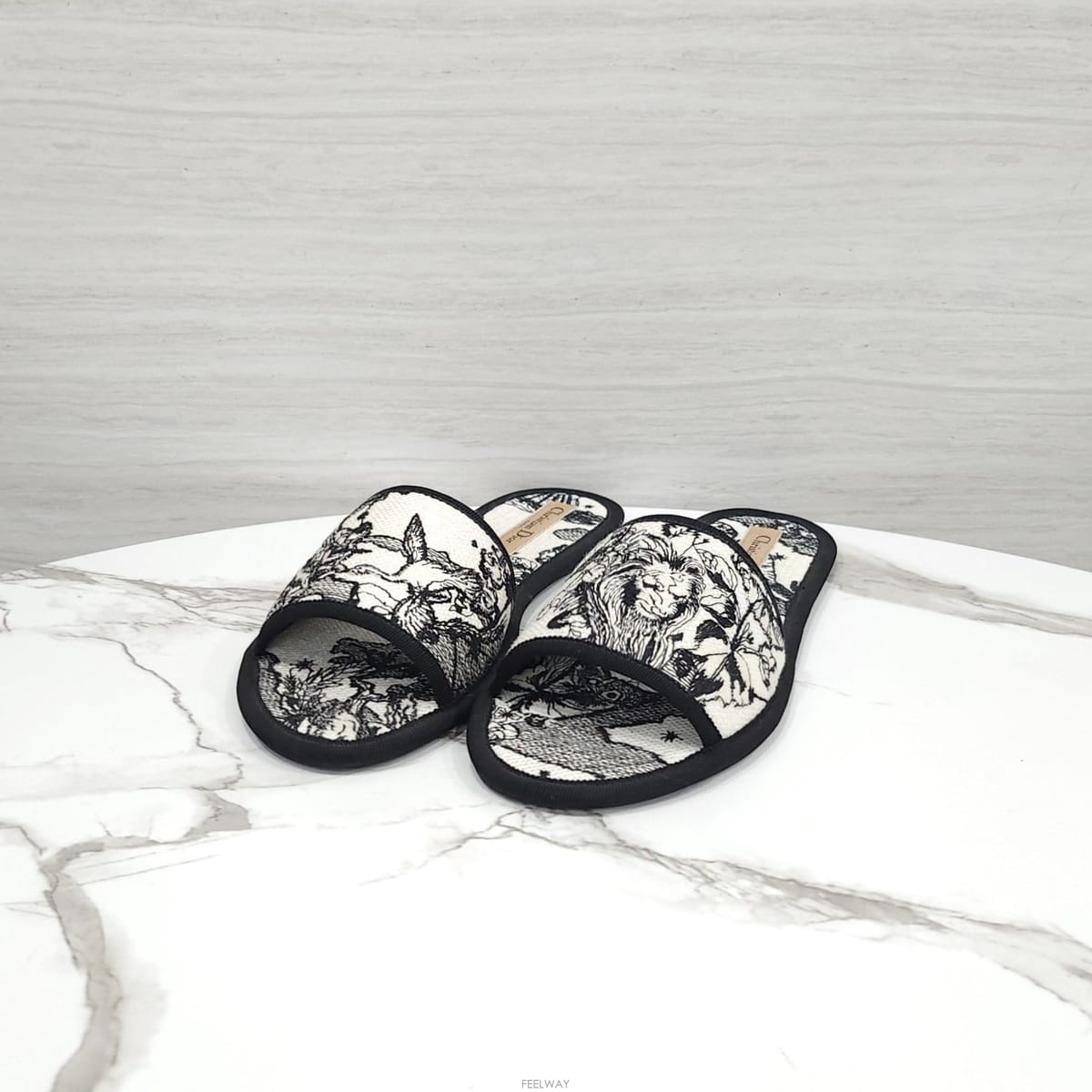 DIOR [������] (����ǰ) 38 / ��� �� ��� ����� �ڼ� ��ư �����̵� ������[������] (����ǰ) 38 / ��� �� ��� ����� �ڼ� ��ư 