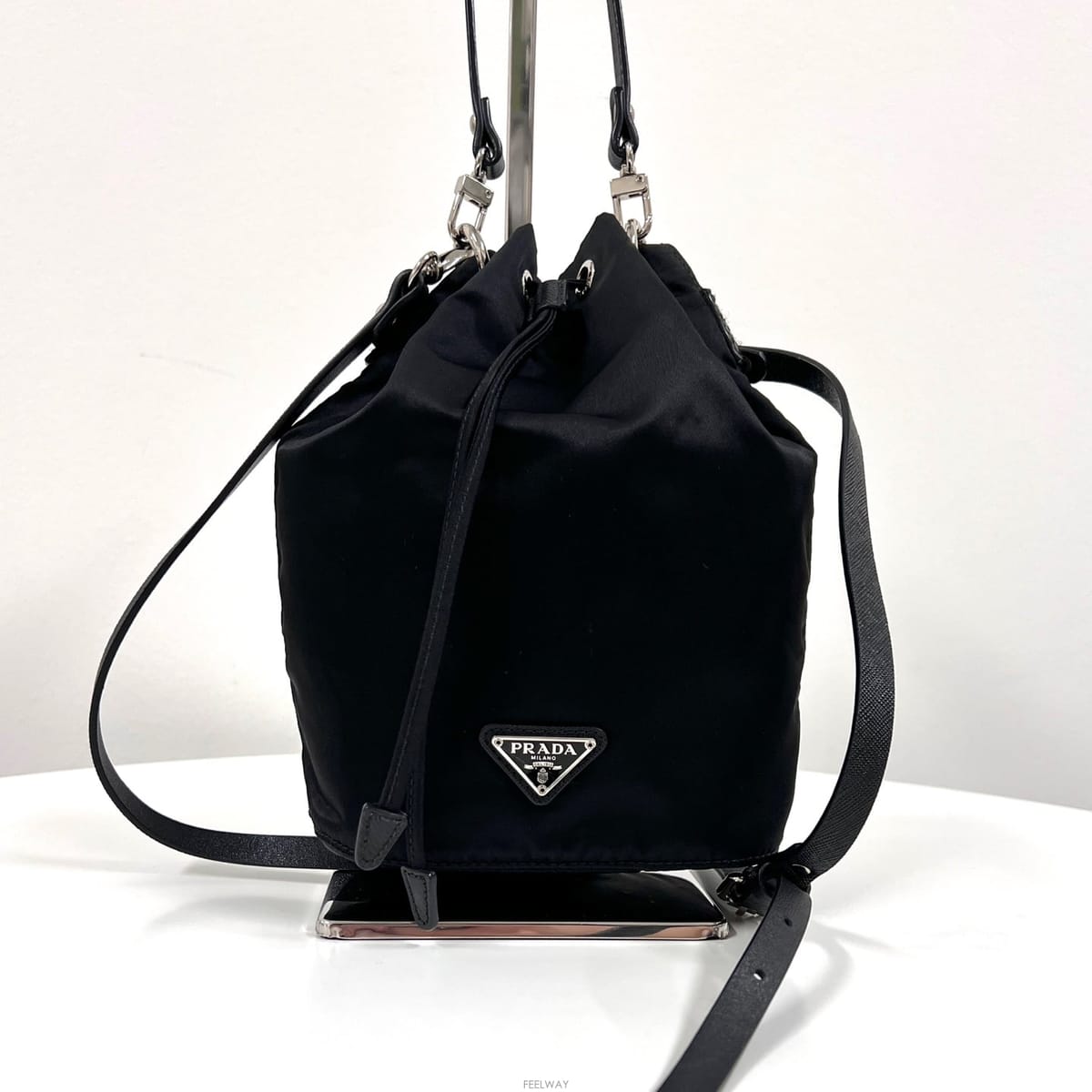 PRADA ����� �ﰢ�ΰ� ���Ϸ� ��Ŷ �Ŀ�ġ ��������� �ﰢ�ΰ� ���Ϸ� ��Ŷ �Ŀ�ġ ����