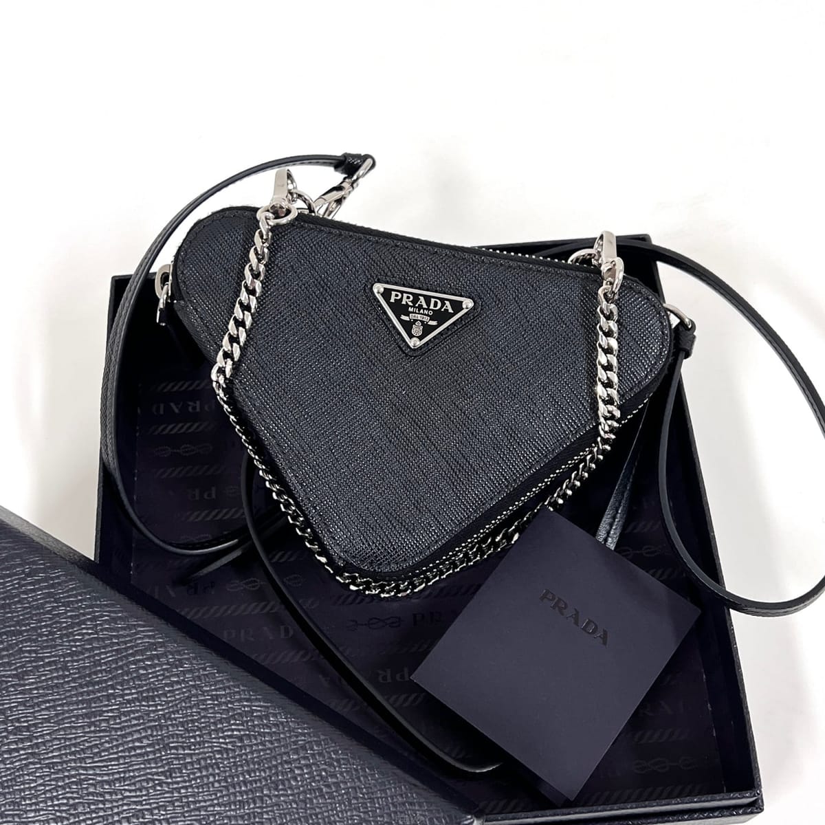 PRADA ����� ���ǾƳ� Ʈ���̾ޱ� �̴� ü�� ũ�ν��� ���� (1NR015)����� ���ǾƳ� Ʈ���̾ޱ� �̴� ü�� ũ�ν��� ���� (1N