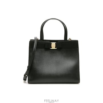 Ferragamo 26FW �� �ٶ� ���� �̵�� ũ�ν��� 21-I290 073405826FW �� �ٶ� ���� �̵�� ũ�ν��� 21-I290 0734058