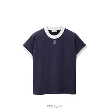 26 FW 베르사체 로고 자수 스트레치 코튼 저지 슬림 핏 티셔츠 10248241A18639 TP454854