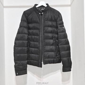 프라다 리나일론 삼각로고 숏 다운 패딩 점퍼 (SGH071)  L514843