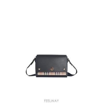 Burberry 26FW ������ ��Ʈ ũ�ν��� 8117037A1189 Black26FW ������ ��Ʈ ũ�ν��� 8117037A1189 Black