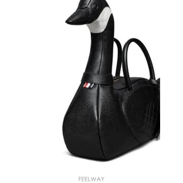 Thom Browne 25FW ����� ũ�ν��� UAG227A00198 BLACK25FW ����� ũ�ν��� UAG227A00198 BLACK