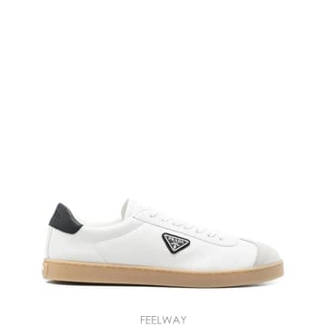 25SS 프라다 삼각 로고 레더 로우 스니커즈 2EE394FG000Y5T F0944 BIANCO BLEU