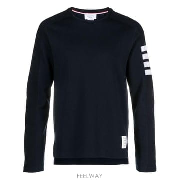 Thom Browne 26FW ����� �ж�� ��ư 4�� �ս����� Ƽ MJS245A07323 41526FW ����� �ж�� ��ư 4�� �ս����� Ƽ MJS245A07323