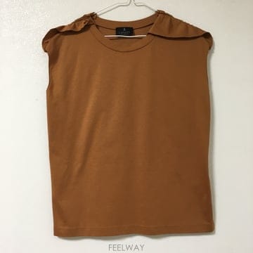 랑방 러플 디테일 티셔츠