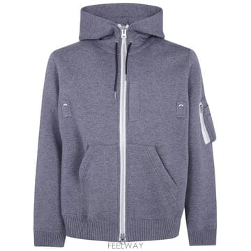Sacai 26FW ��ī�� �ĵ� Ƽ���� 26 04126M 301 GRAY26FW ��ī�� �ĵ� Ƽ���� 26 04126M 301 GRAY