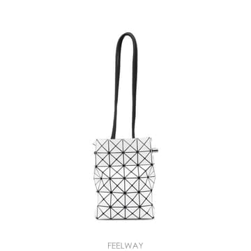 Issey Miyake 26SS �ٿ��ٿ� ũ�ν��� BB66AG531 01 WHITE26SS �ٿ��ٿ� ũ�ν��� BB66AG531 01 WHITE