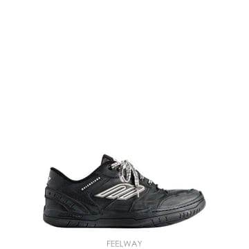 26FW 발렌시아가 햄튼스 미디움 원 아웃 스니커즈 841765 WCURB1000 BLACK
