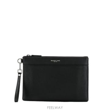 Michael Kors 26FW ����Ŭ �ھ Ŭ��ġ �Ŀ�ġ 33S9MGYU2L 001 BLACK26FW ����Ŭ �ھ Ŭ��ġ �Ŀ�ġ 33S9MGYU2L 001 BLACK