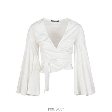 Jacquemus 26SS ��ũ���� ����콺 26ETOW00905AJ 00254100 White26SS ��ũ���� ����콺 26ETOW00905AJ 00254100 White