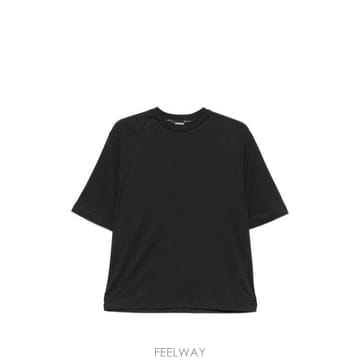 Jacquemus 26SS ��ũ���� Ventadou Ƽ���� TSW00588AJ00254 990 Black26SS ��ũ���� Ventadou Ƽ���� TSW00588AJ00254 990 Blac