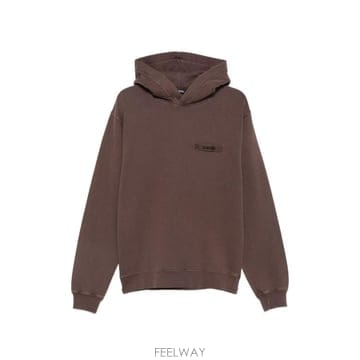 Jacquemus 26FW ��ũ���� �׷α׷� �ĵ� Ƽ���� HOM00247AJ00126 850 Marrone26FW ��ũ���� �׷α׷� �ĵ� Ƽ���� HOM00247AJ00126 850