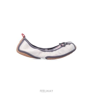 Balenciaga 26FW �߷��þư� �÷� ���� 871962WBLLT 9145 EGGSH GRY NAVY RED26FW �߷��þư� �÷� ���� 871962WBLLT 9145 EGGSH GRY N