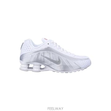 26SS 나이키 샥스 R4 스니커즈 HQ1988 101 WHITE METALLIC SILVER