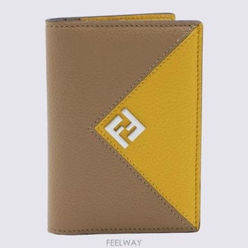 FENDI 26FW ��� �������� 7M0381 B09XF1X5F YELLOW Brown26FW ��� �������� 7M0381 B09XF1X5F YELLOW Brown
