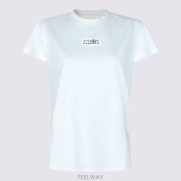 MM6 26FW MM6 �������������� ���޸� ��ư ���� Ƽ���� S52GC0327 M20258101 White26FW MM6 �������������� ���޸� ��ư ���� Ƽ���� S52GC0