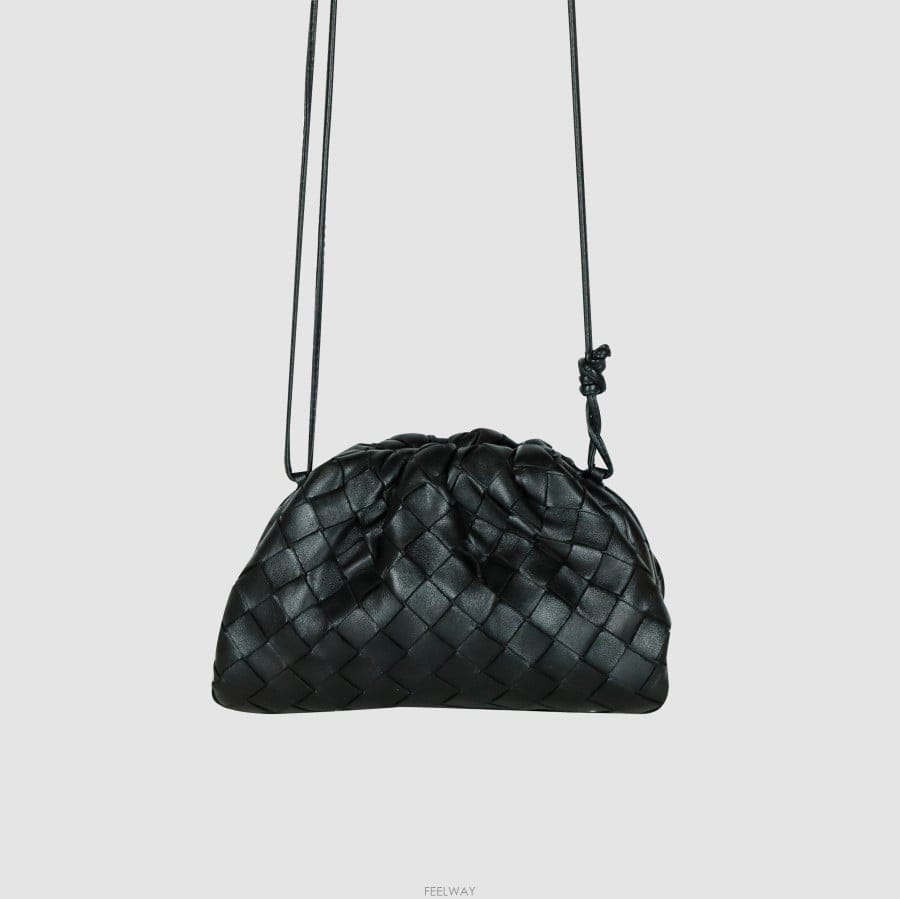 Bottega Veneta [�Ƹ�����]�̴� ���װ�����Ÿ ��Ʈ��ġ���� ���� ũ�ν���585852[�Ƹ�����]�̴� ���װ�����Ÿ ��Ʈ��ġ���� ���� ũ�ν���
