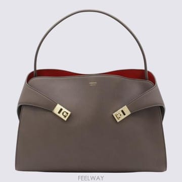 Ferragamo 26FW ����䷹ ��󰡸� ����� 780516 219939002 CLAY26FW ����䷹ ��󰡸� ����� 780516 219939002 CLAY