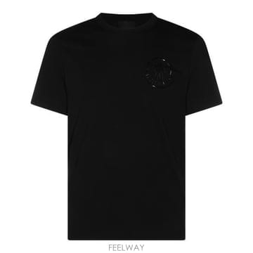 Moncler 26FW ��Ŭ���� ���� Ƽ���� L20918C00037 89AYW999 BLACK26FW ��Ŭ���� ���� Ƽ���� L20918C00037 89AYW999 BLACK