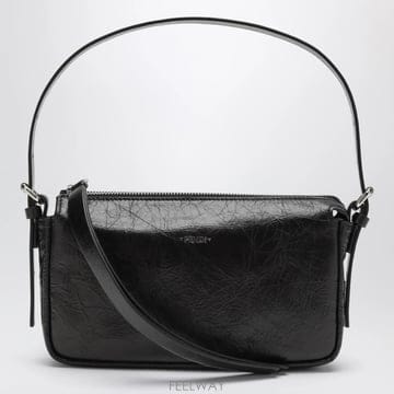 26 F/W 펜디 스몰 블랙 레더 지퍼 탑 백 WITH A CRACK B0052282507