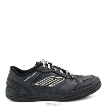 Balenciaga 26FW �߷��þư� ��ư�� �̵�� �� �ƿ� ����Ŀ�� 841765 WCURB1000 BLACK26FW �߷��þư� ��ư�� �̵�� �� �ƿ� ����Ŀ�� 841765 