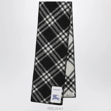 26 F/W 버버리 블랙 체크 울 스카프 8114301150354-A B0052282514