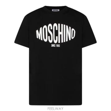 Moschino 26SS ��Ű�� ���� Ƽ���� 261ZZ0702 02411555 BLACK26SS ��Ű�� ���� Ƽ���� 261ZZ0702 02411555 BLACK