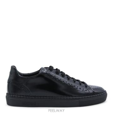 Moschino 26SS ��Ű�� ����Ŀ�� MB15312G0O GB0000 BLACK26SS ��Ű�� ����Ŀ�� MB15312G0O GB0000 BLACK