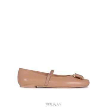 Ferragamo 26SS ����䷹ ��󰡸� �÷� ���� 785210 AMARETTI26SS ����䷹ ��󰡸� �÷� ���� 785210 AMARETTI