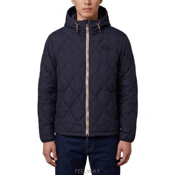 Burberry 26FW Burberry Quilted Hescott ���� 8130335A1189 TP58142032726FW Burberry Quilted Hescott ���� 8130335A1189 TP5814