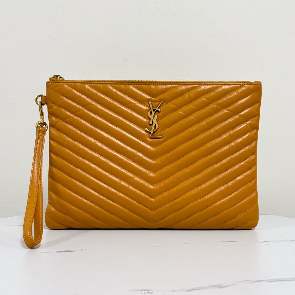 Saint Laurent ���ζ� ��Ʋ�� ���� Ŭ��ġ�� ���̵� (559193)���ζ� ��Ʋ�� ���� Ŭ��ġ�� ���̵� (559193)