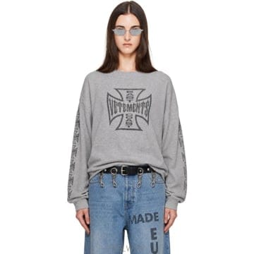 Vetements 26 FW ��Ʈ�� �׷��� �� ����Ŀ ũ�ν� ���� Ƽ���� 262669F11000026 FW ��Ʈ�� �׷��� �� ����Ŀ ũ�ν� ���� Ƽ���� 26266