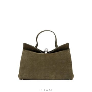 Jacquemus 26 FW ��ũ���� �߷��� ���׳�ƽ Ŭ���� ��Ʈ �� BAW00439AC09A04 TP45830009626 FW ��ũ���� �߷��� ���׳�ƽ Ŭ���� ��Ʈ �� BAW00439