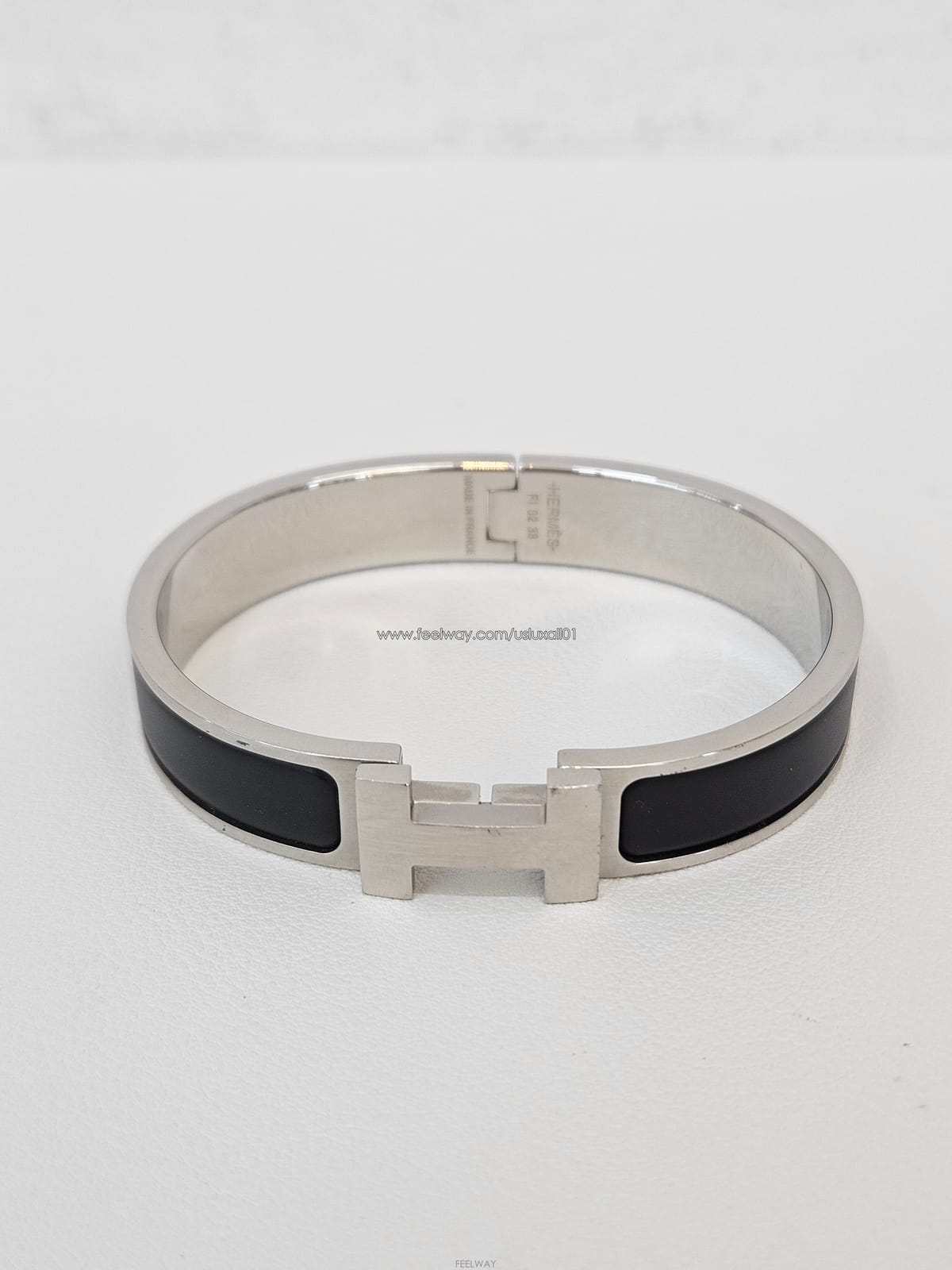 HERMES [�߰���ǰ ������ �����]�����޽� Ŭ���ƽ� �극�̽��� �ȶ�� T4 H703203FB01[�߰���ǰ ������ �����]�����޽� Ŭ���ƽ� �극�̽��� 