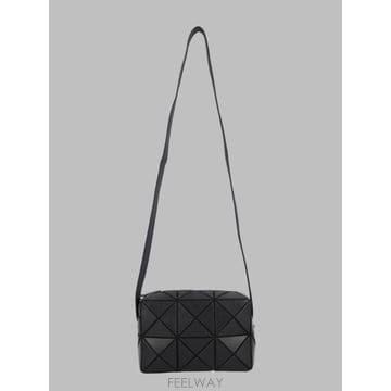 Issey Miyake 26FW �ٿ��ٿ� ��Ʈ�� BB68AG661 16 BLACK26FW �ٿ��ٿ� ��Ʈ�� BB68AG661 16 BLACK
