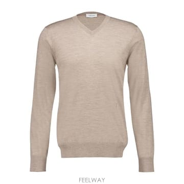 Ferragamo ���Ϲ�� ��󰡸� V�� �� �����ʹ��Ϲ�� ��󰡸� V�� �� ������