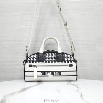 [럭스유] 디올 바이브 지퍼 볼링백 스몰 블랙 화이트 하운즈투스 M6209BMRB