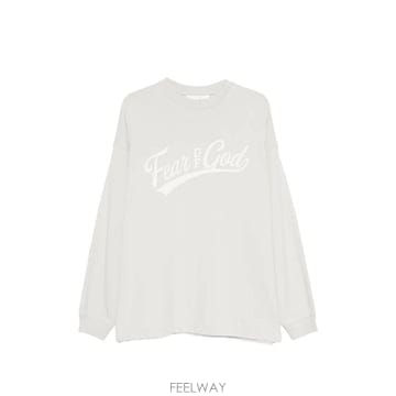 Fear of God 26 FW �Ǿ���갫 ��ġ �ΰ� ����Ʈ ��Ҹ� Ƽ���� RW003800059 TP45802694626 FW �Ǿ���갫 ��ġ �ΰ� ����Ʈ ��Ҹ� Ƽ���� RW0038