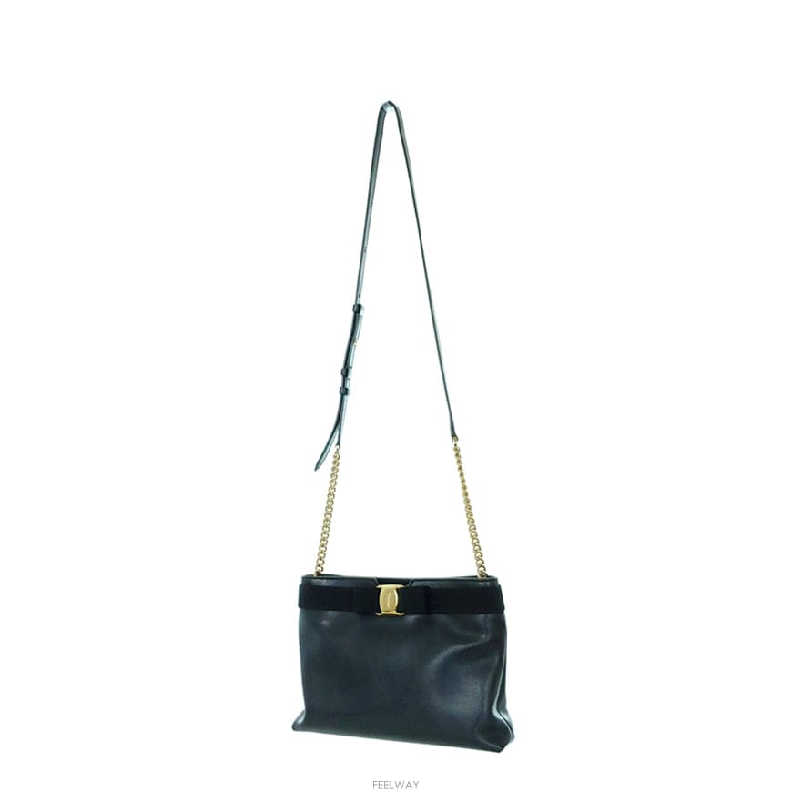 Ferragamo ��󰡸� �� �ٶ� ü�� ��� ũ�ν�����󰡸� �� �ٶ� ü�� ��� ũ�ν���
