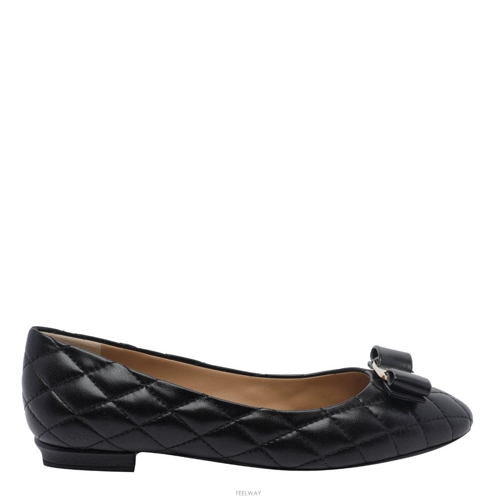 Ferragamo 26 F/W ��󰡸� �ٸ��� QUILT �߷����� 798498/01M4 B001228512826 F/W ��󰡸� �ٸ��� QUILT �߷����� 798498/01M4 B001